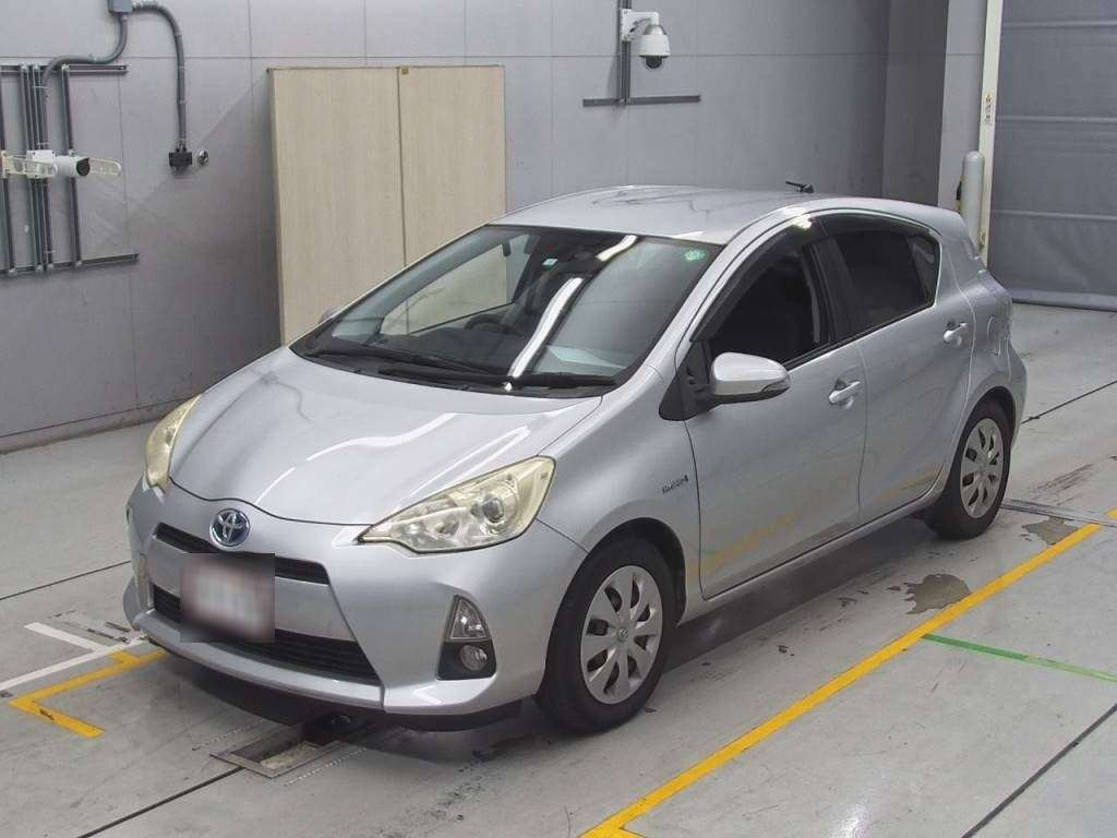 2012 Toyota Aqua NHP10[0]