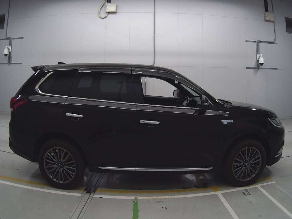 2019 Mitsubishi Outlander PHEV GG3W[2]