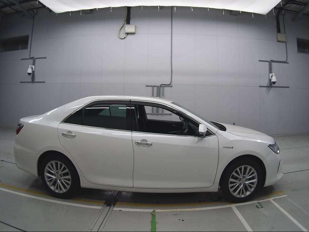 2014 Toyota Camry AVV50[2]