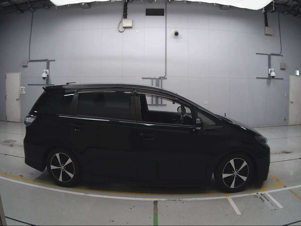 2015 Toyota Wish ZGE20W[2]