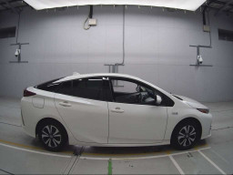 2017 Toyota Prius PHV