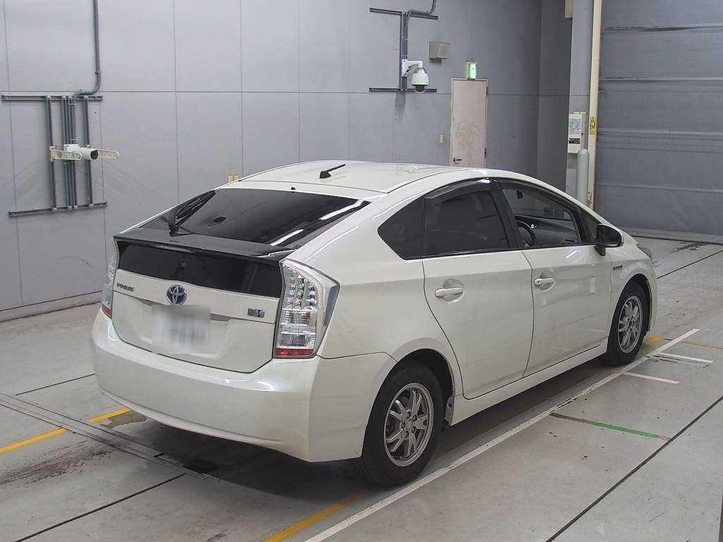 2010 Toyota Prius ZVW30[1]