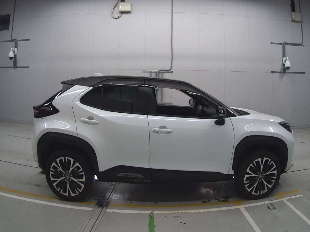 2023 Toyota YARIS CROSS MXPJ10[2]