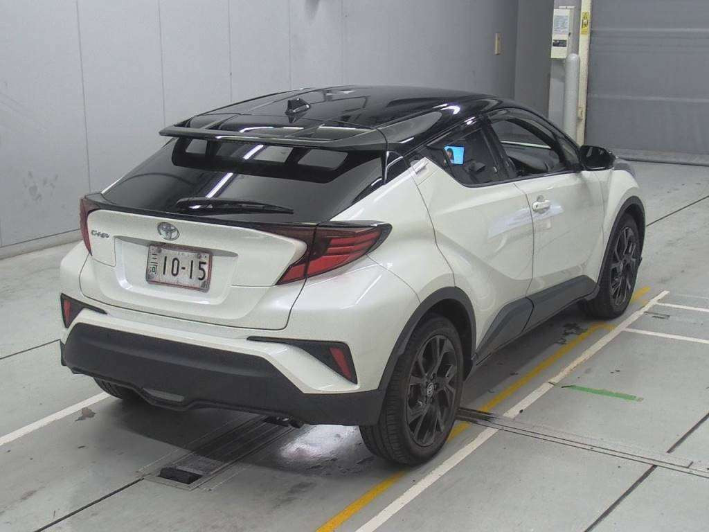 2020 Toyota C-HR NGX10[1]