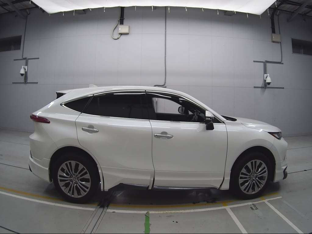 2022 Toyota Harrier Hybrid AXUH80[2]