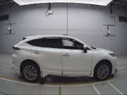 2022 Toyota Harrier Hybrid