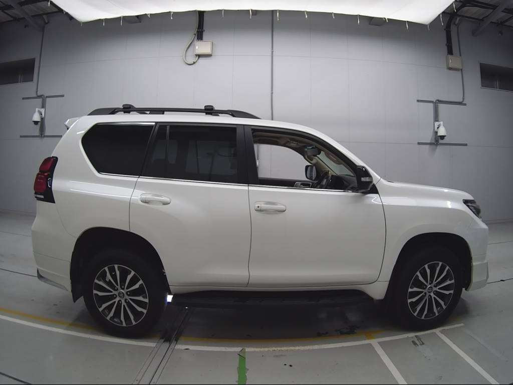 2021 Toyota Land Cruiser Prado GDJ150W[2]