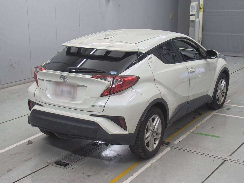 2020 Toyota C-HR NGX10[1]