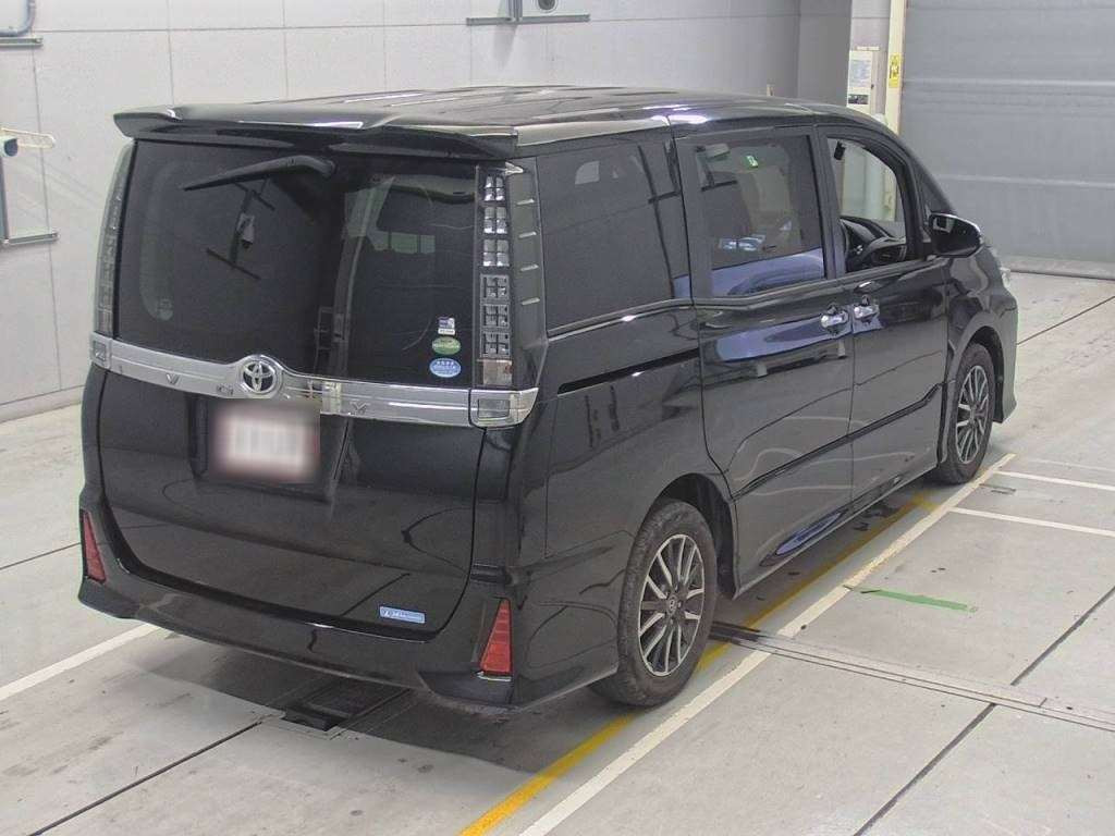 2015 Toyota Voxy ZRR80W[1]