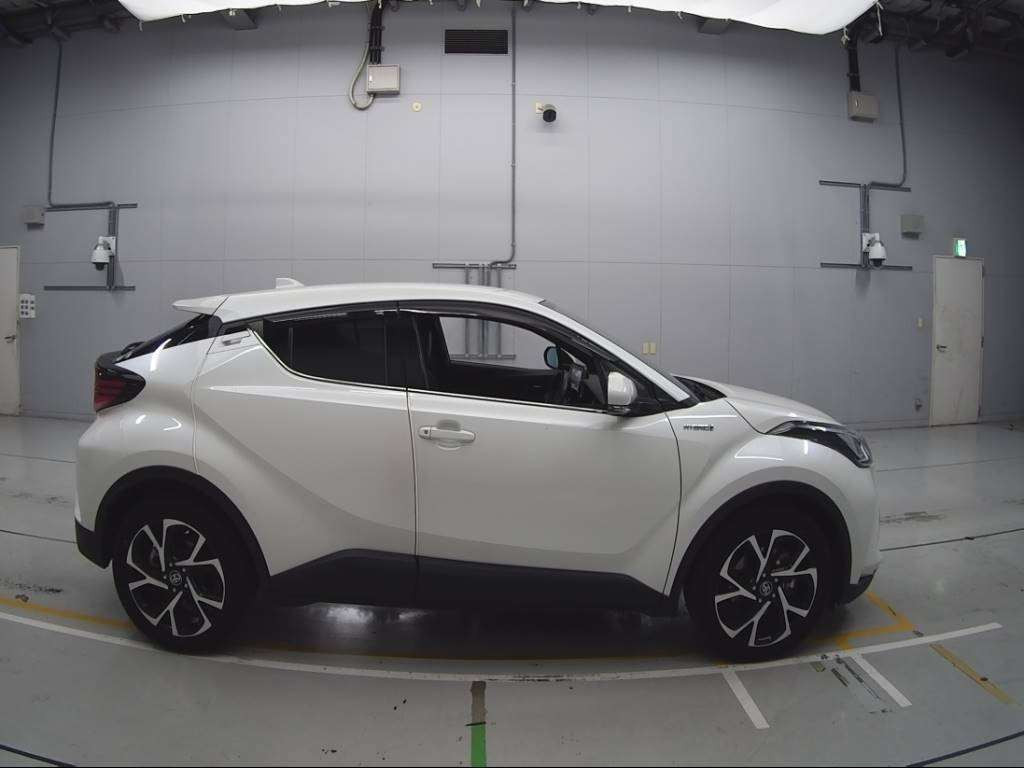 2019 Toyota C-HR ZYX11[2]