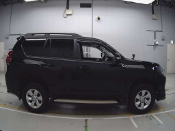 2018 Toyota Land Cruiser Prado