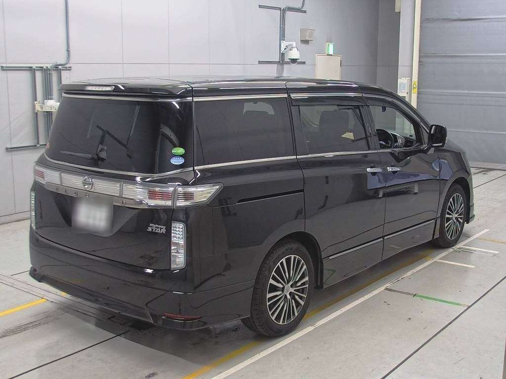 2016 Nissan Elgrand TE52[1]