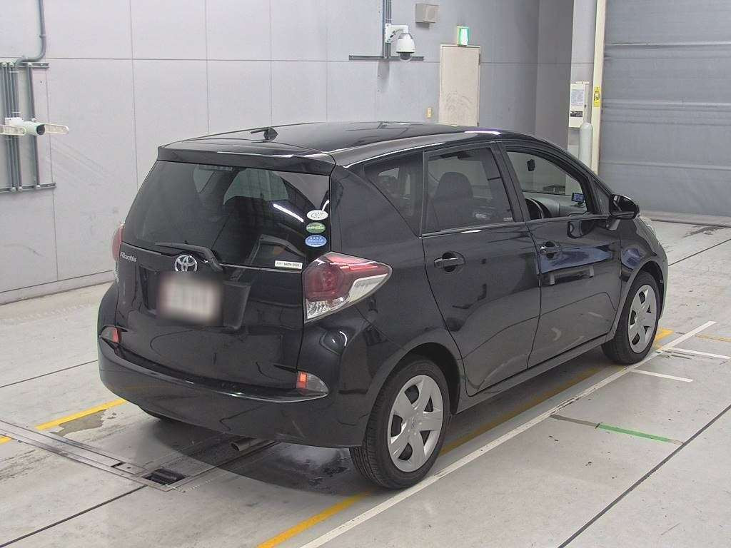 2016 Toyota Ractis NSP120[1]