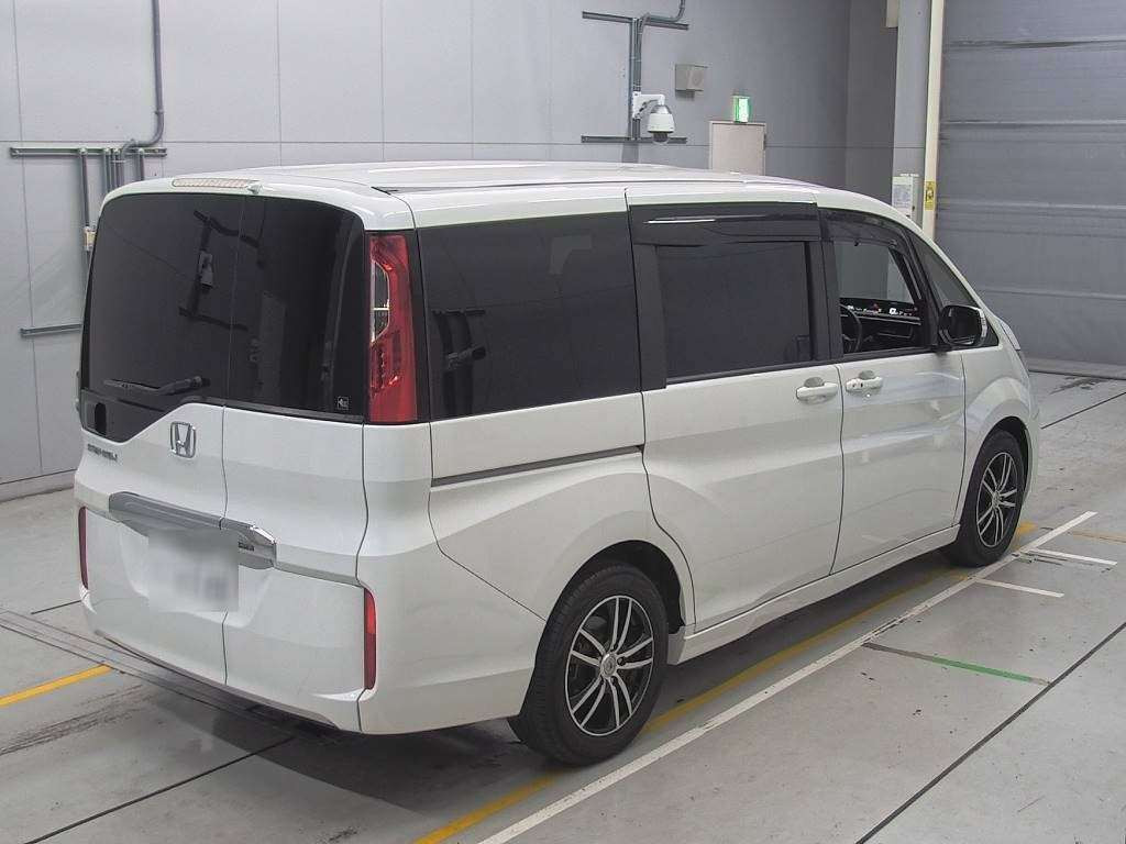 2016 Honda Step WGN RP1[1]