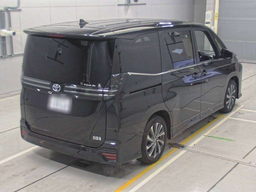 2023 Toyota Voxy ZWR90W[1]