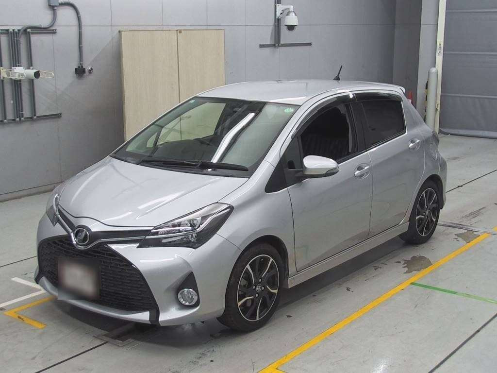 2015 Toyota Vitz NCP131[0]