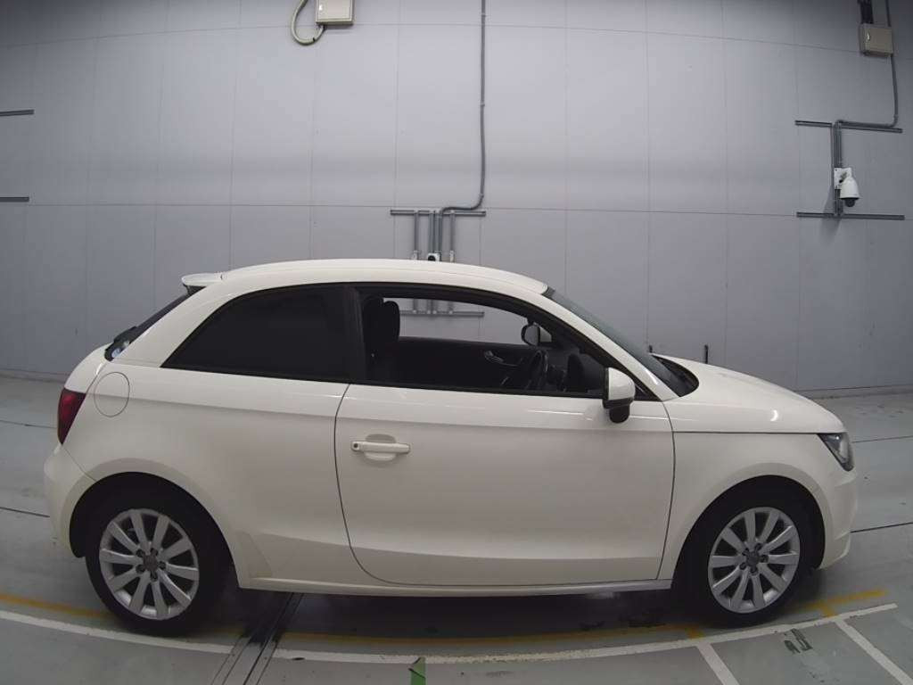 2013 Audi A1 8XCAX[2]