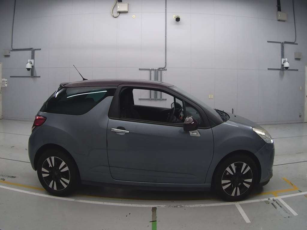 2011 Citroen DS3 A5C5F01[2]