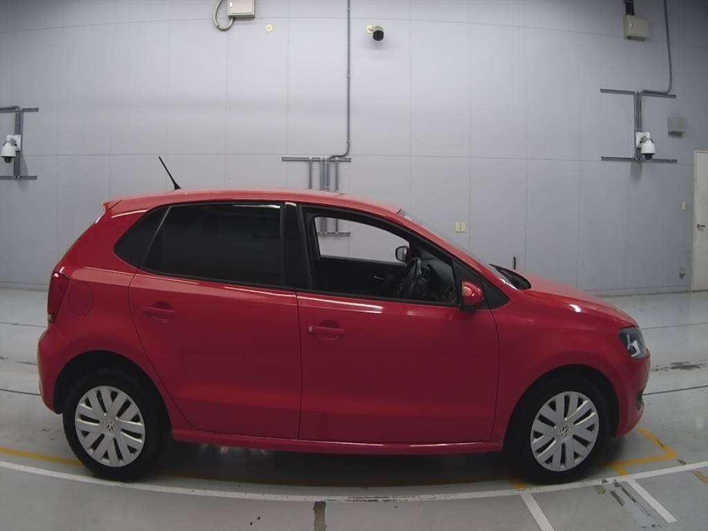 2013 Volkswagen Polo 6RCBZ[2]