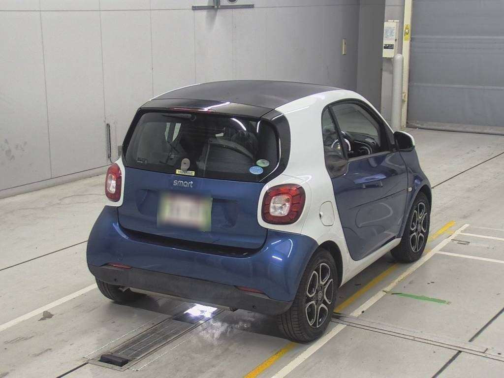 2015 Smart fortwo 453342[1]