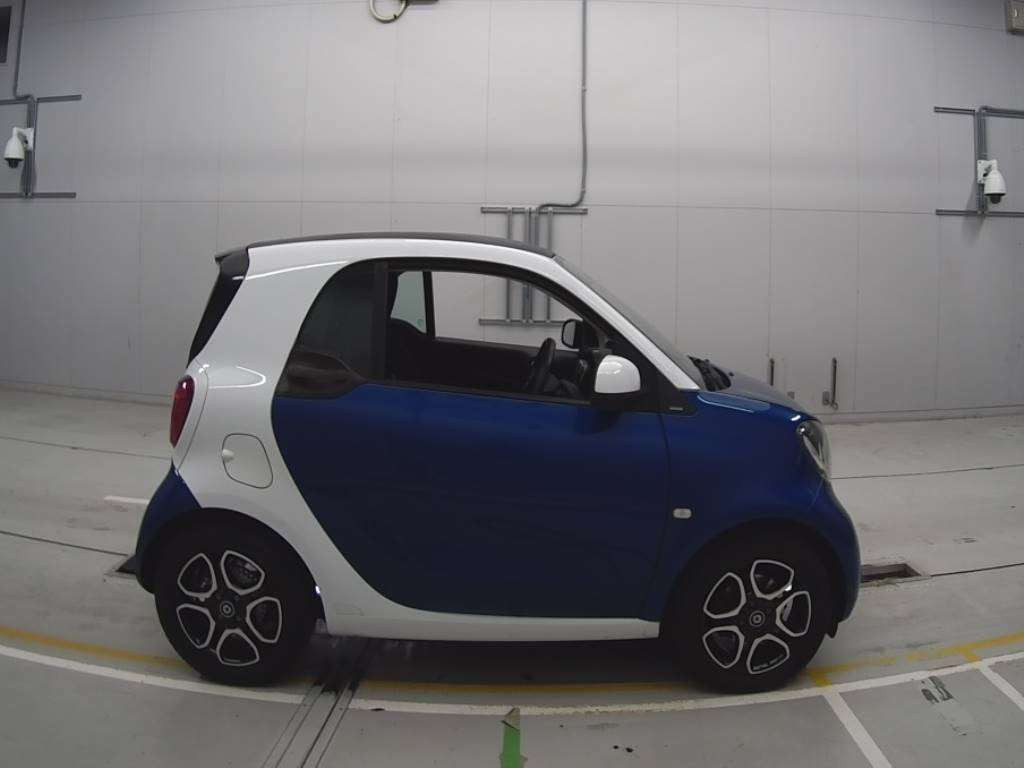 2015 Smart fortwo 453342[2]