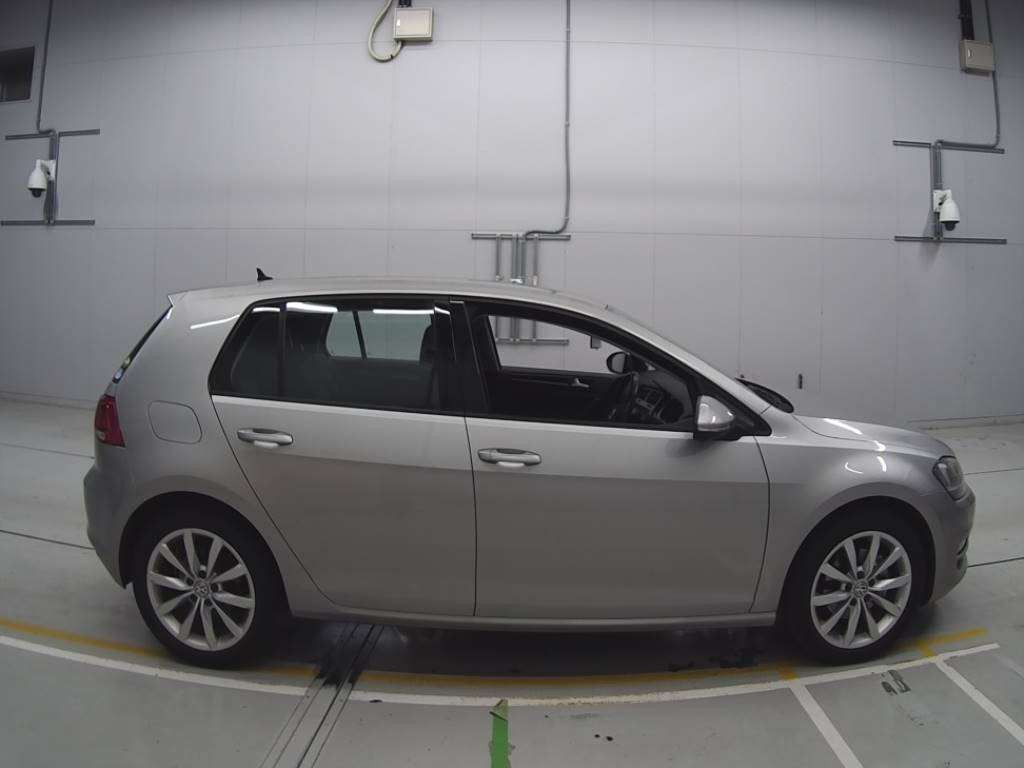 2016 Volkswagen Golf AUCPT[2]