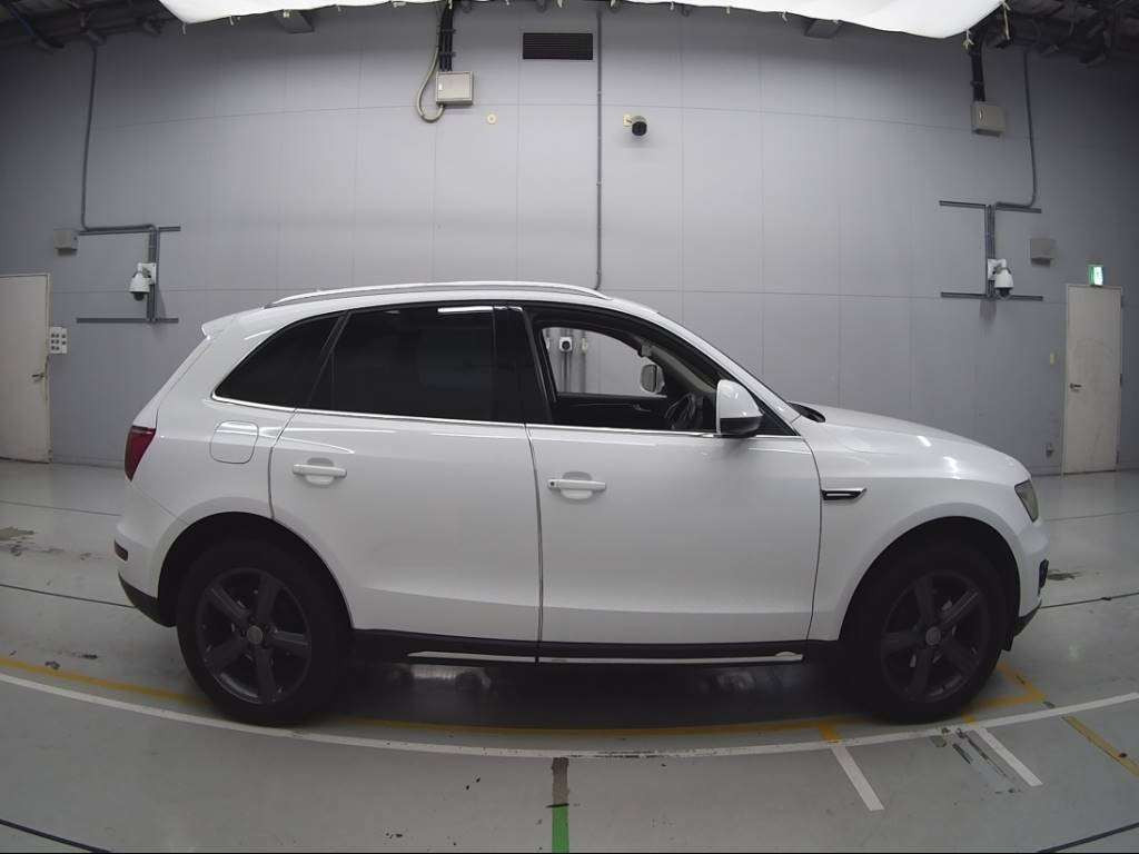 2010 Audi Q5 8RCDNF[2]