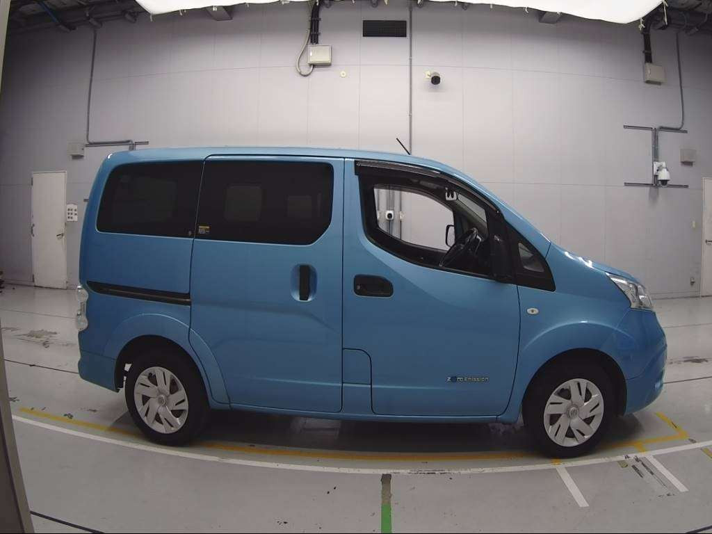 2015 Nissan e-NV200 VME0[2]