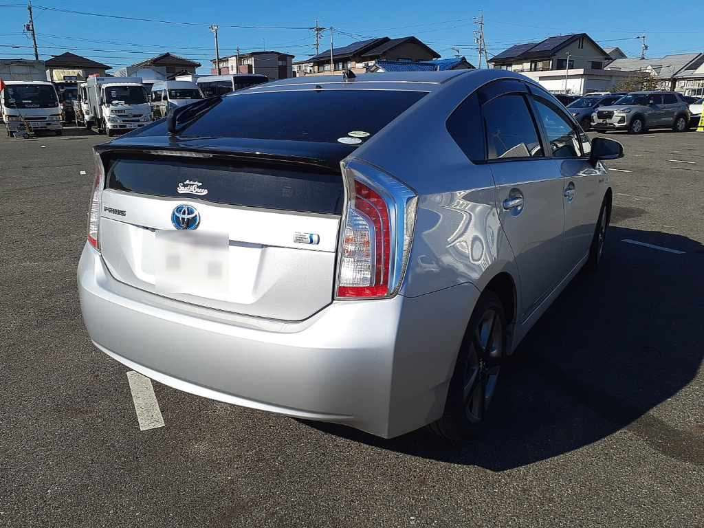 2013 Toyota Prius ZVW30[1]