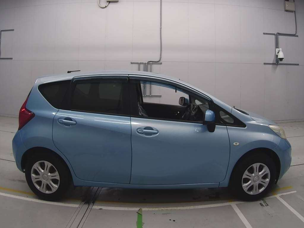 2013 Nissan Note E12[2]