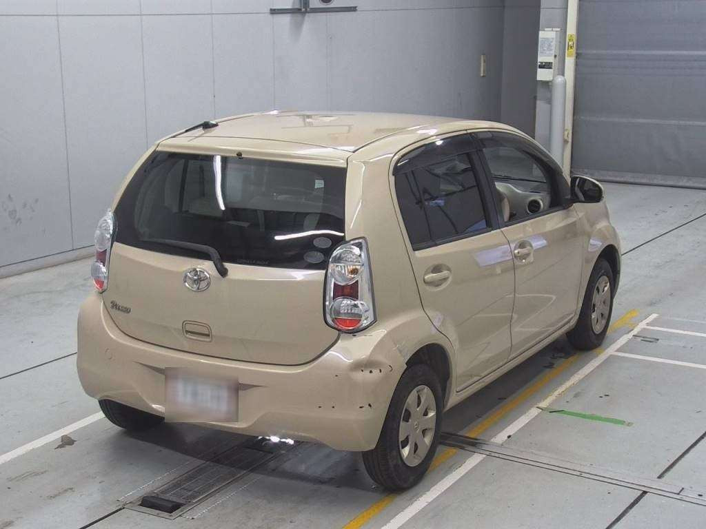 2012 Toyota Passo KGC30[1]