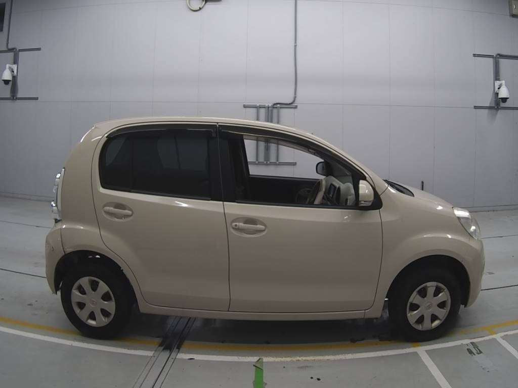 2012 Toyota Passo KGC30[2]