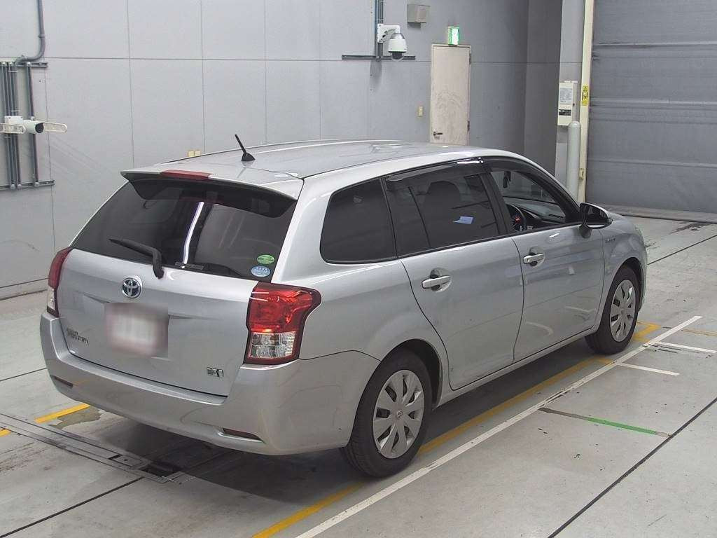 2013 Toyota Corolla Fielder NKE165G[1]