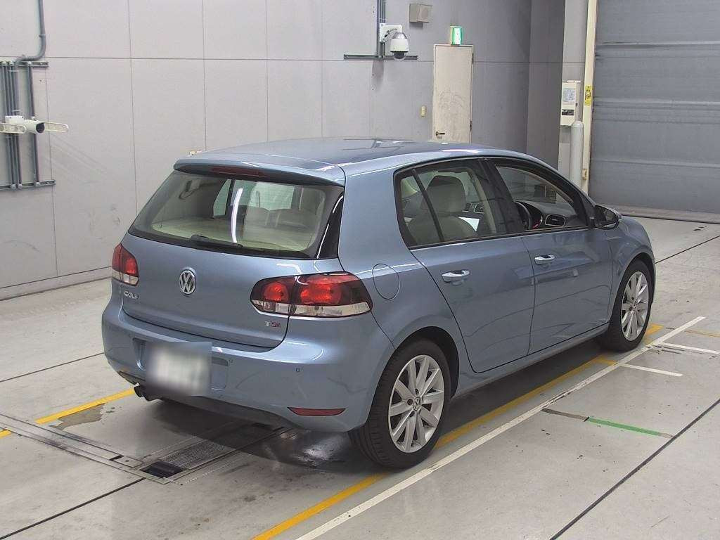 2010 Volkswagen Golf 1KCAV[1]