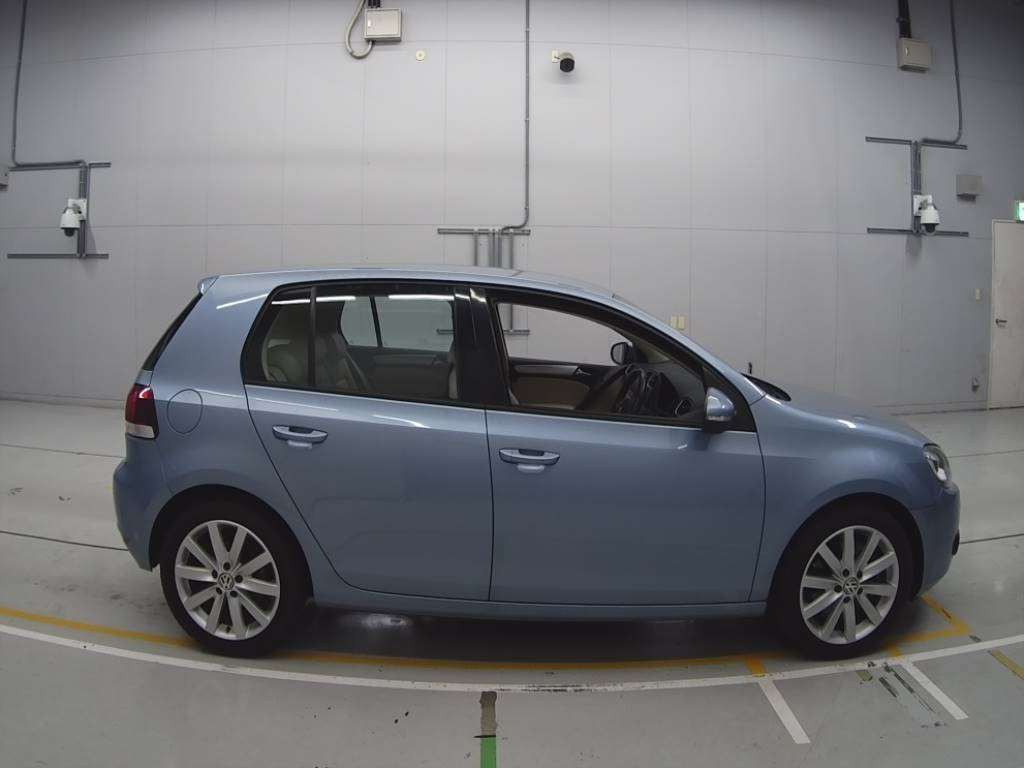 2010 Volkswagen Golf 1KCAV[2]