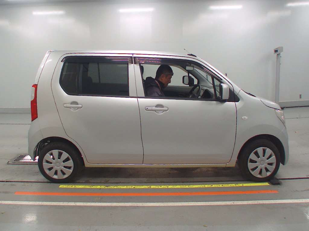 2015 Suzuki Wagon R MH34S[2]