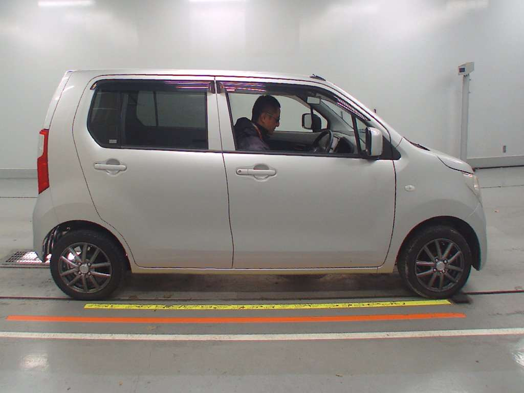 2015 Suzuki Wagon R MH34S[2]