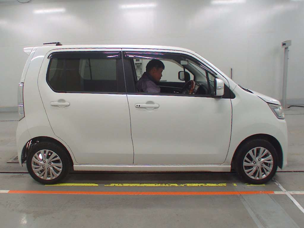 2015 Suzuki WAGON R STINGRAY MH44S[2]