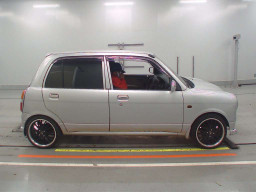 2002 Daihatsu Miragino