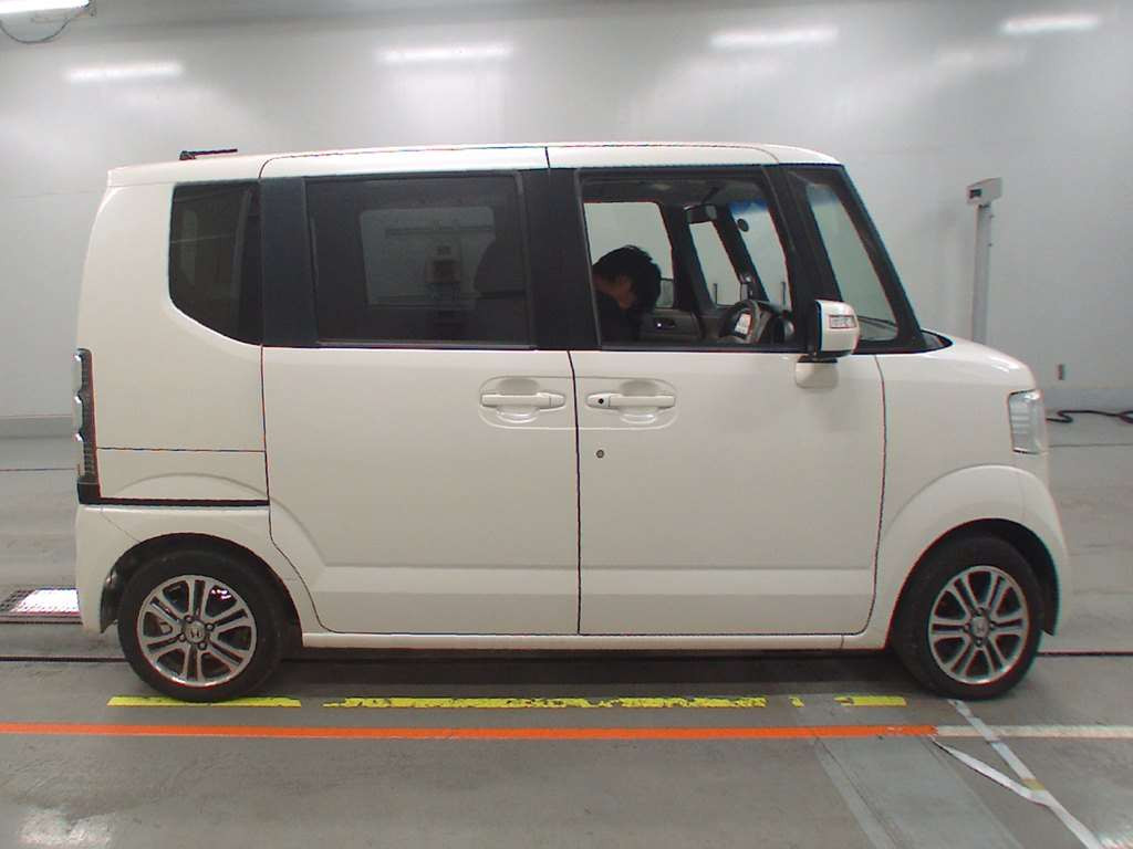 2013 Honda N-Box+ JF1[2]