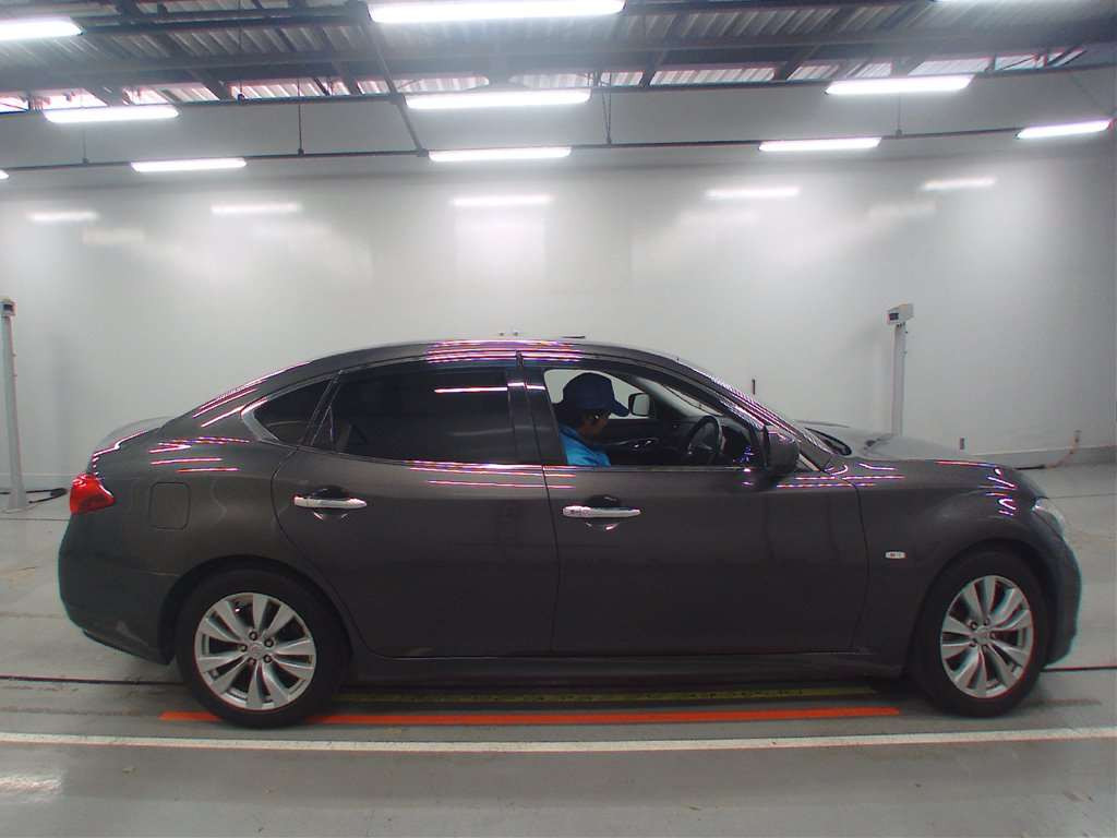 2011 Nissan Fuga KY51[2]