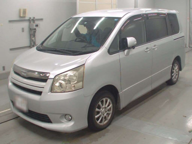 2007 Toyota Noah