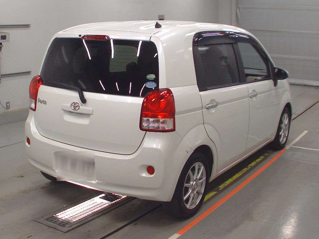 2012 Toyota Porte NCP141[1]