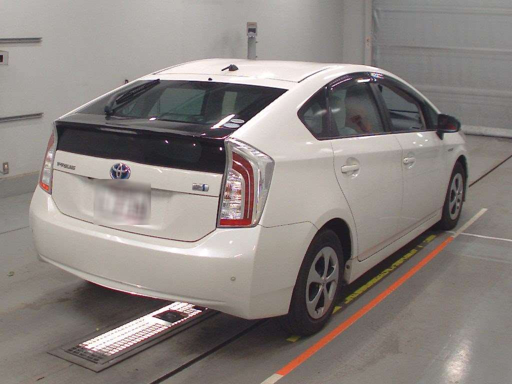 2012 Toyota Prius ZVW30[1]