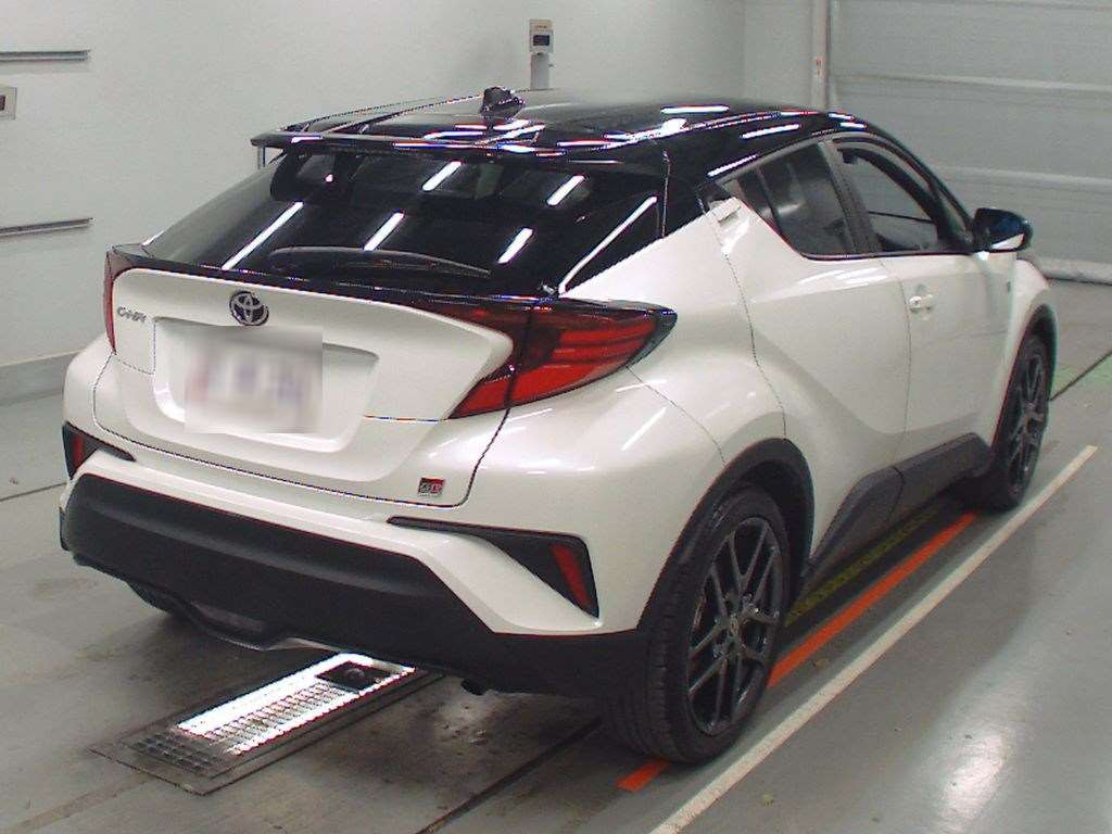 2019 Toyota C-HR NGX10[1]