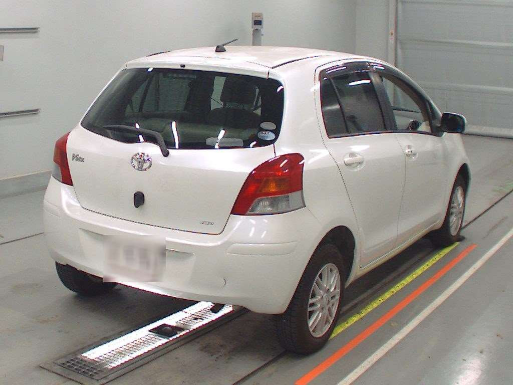 2009 Toyota Vitz NCP95[1]