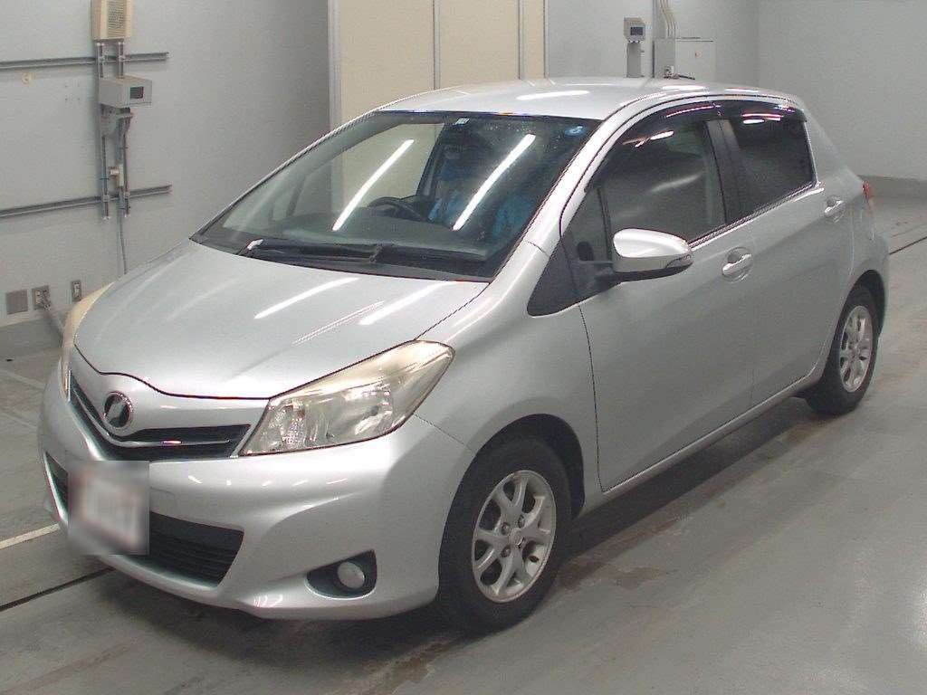 2011 Toyota Vitz NSP130[0]