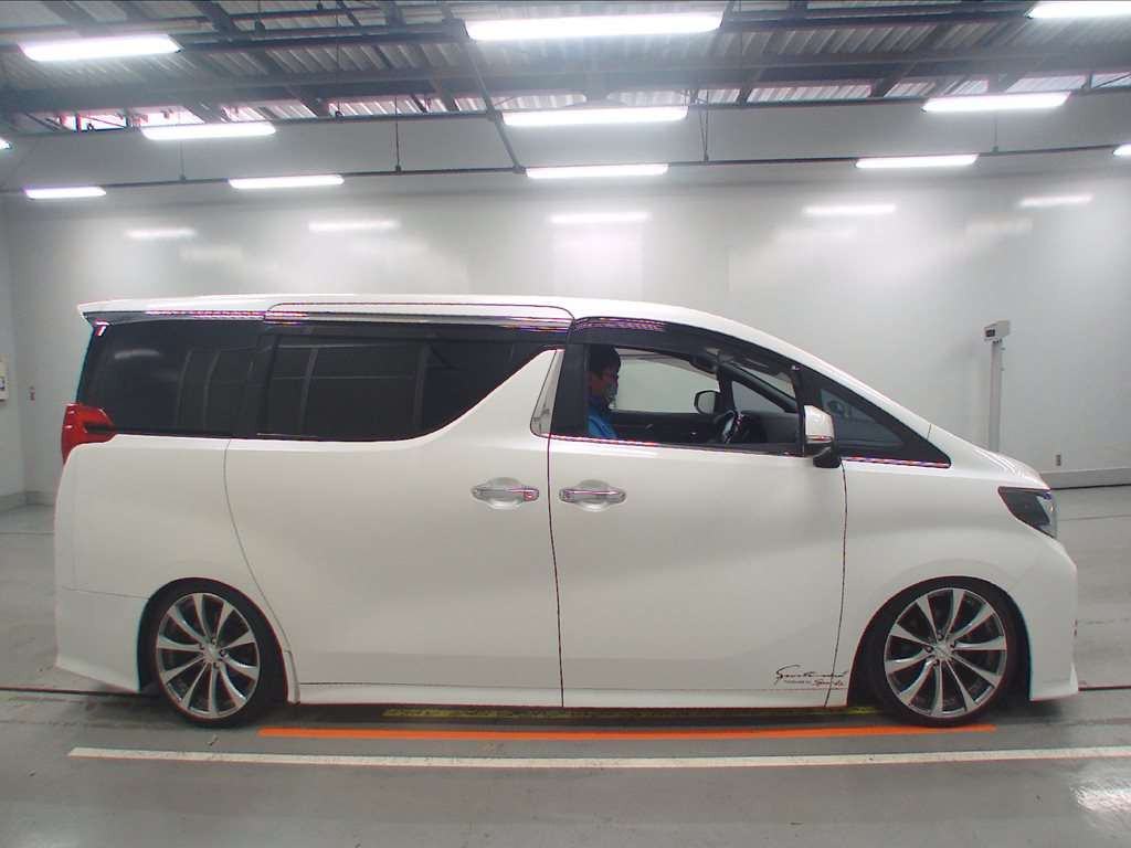 2016 Toyota Alphard AGH30W[2]