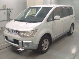 2013 Mitsubishi Delica D5