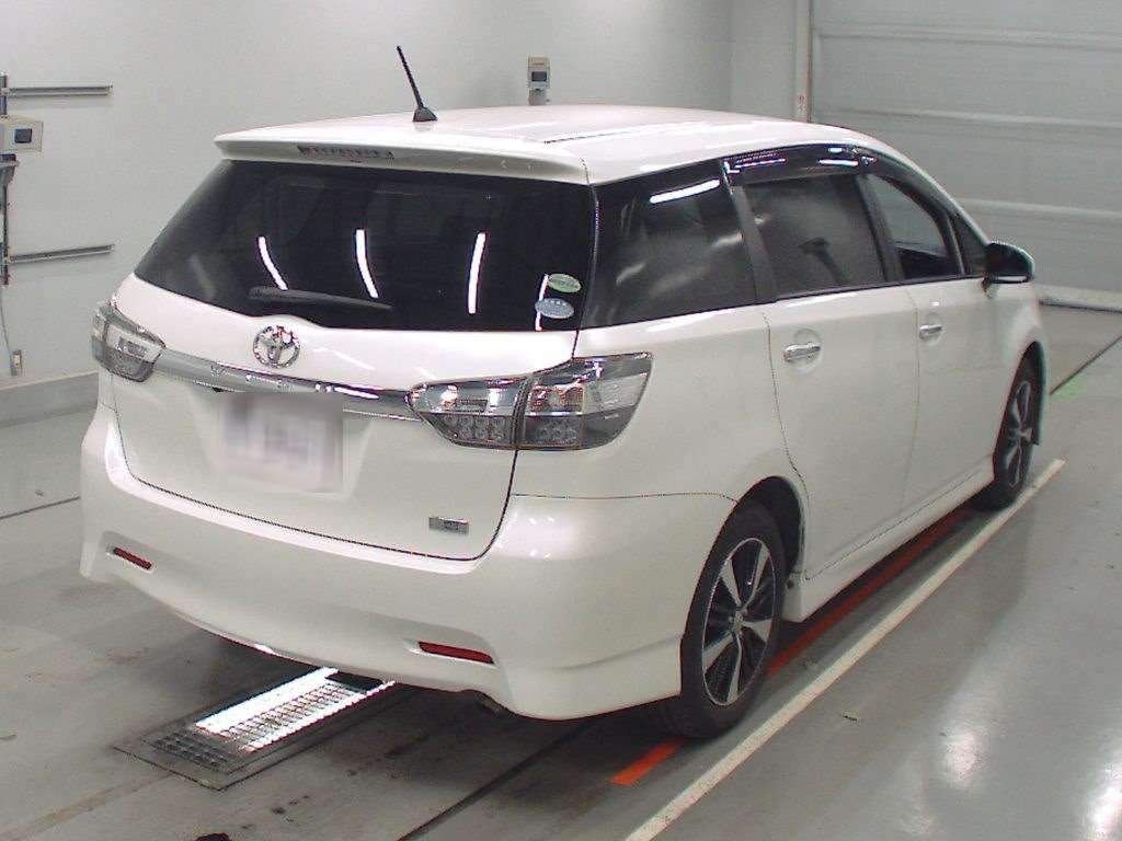 2013 Toyota Wish ZGE20W[1]